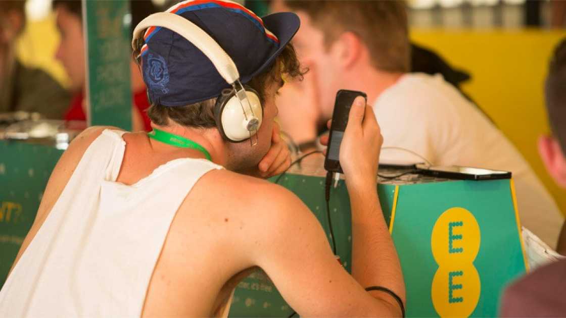 ee glastonbury dj mobile phone